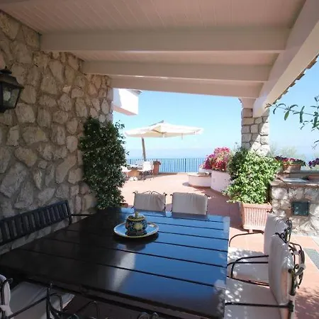 Sorrento Sleeps 9 Air Con Villa *